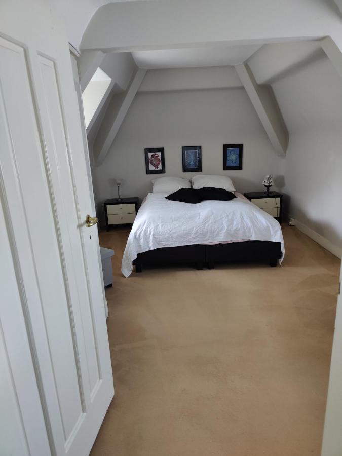 Vrijstaande Rietgedekte Villa Nabij Uitvalswegen Wassenaar Exterior foto